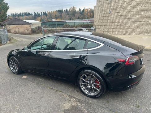 Used 2019 Tesla Model 3 Mid Range RWD image 7
