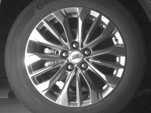 Used 2024 Cadillac XT4 Premium Luxury w/ Cold Weather Package AWD/4WD image 17