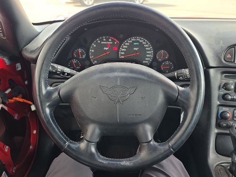 Used 2003 Chevrolet Corvette Coupe image 9