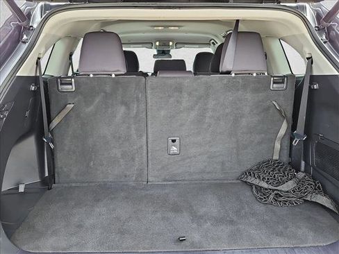 Certified 2021 Toyota Highlander LE image 7