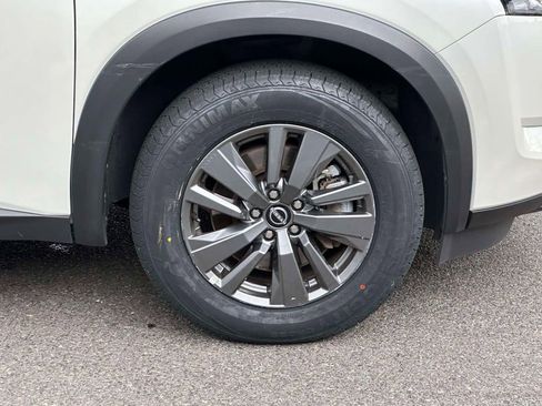 Used 2024 Nissan Pathfinder SV AWD/4WD image 7