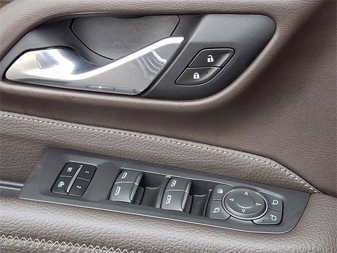 Used 2021 GMC Yukon XL Denali w/ Denali Ultimate Package image 24