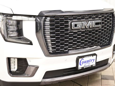 Used 2023 GMC Yukon Denali Ultimate AWD/4WD image 13