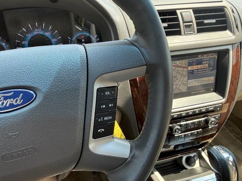 Used 2012 Ford Fusion SEL FWD image 16