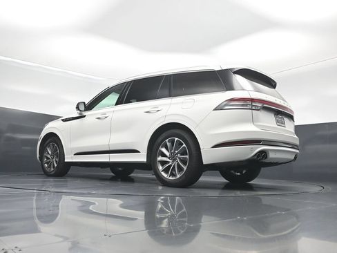Used 2020 Lincoln Aviator Grand Touring w/ Elements Package Plus AWD/4WD image 49