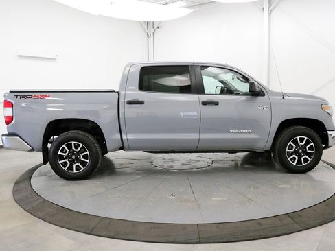 Used 2018 Toyota Tundra SR5 AWD/4WD image 8