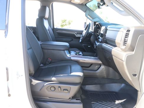 Used 2025 Chevrolet Silverado 2500 LTZ w/ LTZ Premium Package image 35