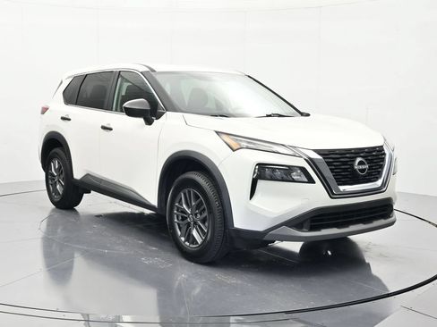 Used 2023 Nissan Rogue S FWD image 3