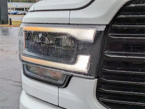 Used 2022 RAM 2500 Laramie w/ Night Edition image 9