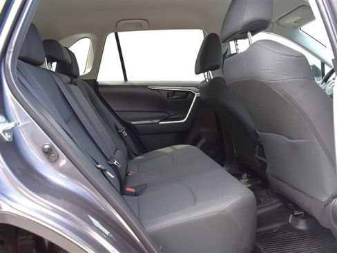 Used 2021 Toyota RAV4 LE AWD/4WD image 28