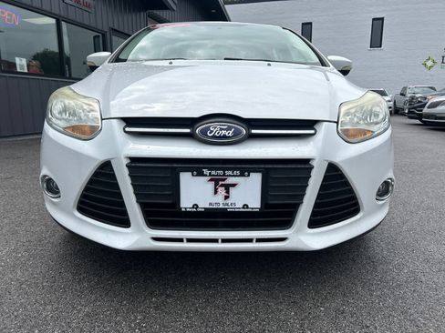 Used 2014 Ford Focus SE w/ SE Sport Package FWD image 8