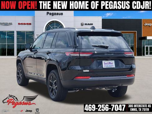 New 2026 Jeep Grand Cherokee Altitude AWD/4WD image 4