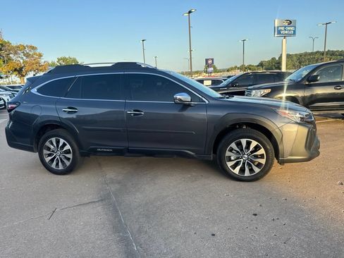 Used 2025 Subaru Outback Touring XT AWD/4WD image 4