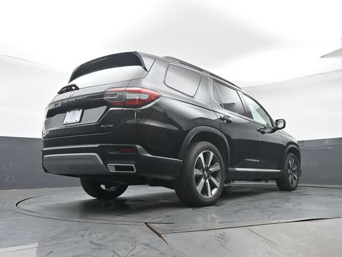 Used 2023 Honda Pilot Elite image 35