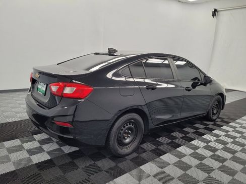Used 2018 Chevrolet Cruze LS FWD image 9