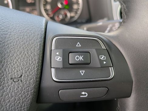 Used 2017 Volkswagen Tiguan S image 19