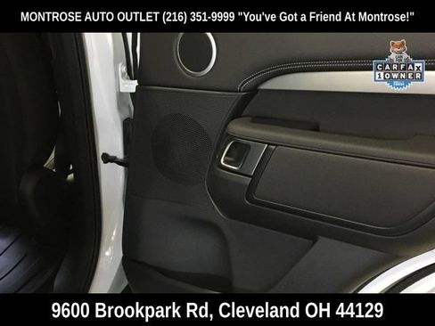 Used 2024 Land Rover Discovery Dynamic SE AWD/4WD image 33