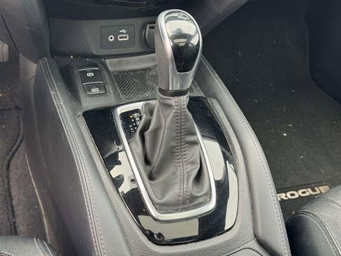 Used 2020 Nissan Rogue SL w/ Premium Package AWD/4WD image 28