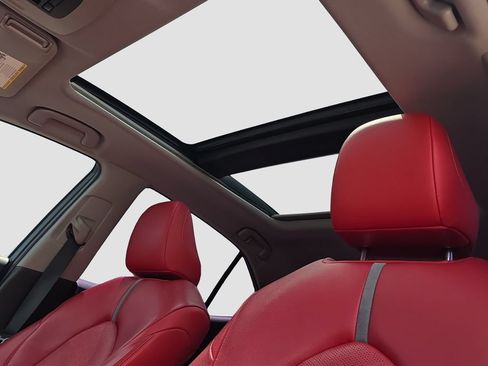 Used 2018 Toyota Camry XSE FWD image 8