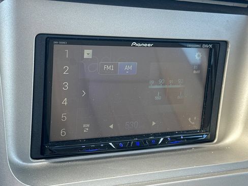 Used 2005 Lincoln Navigator 4WD image 18
