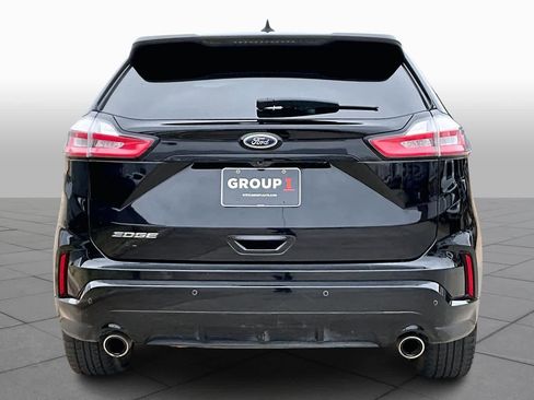 Used 2020 Ford Edge ST-Line w/ Cold Weather Package image 4