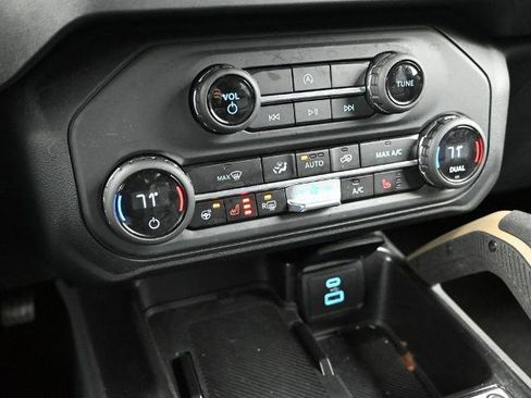 Certified 2025 Ford Bronco Badlands image 36