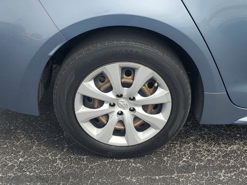 Used 2022 Toyota Corolla LE FWD image 7