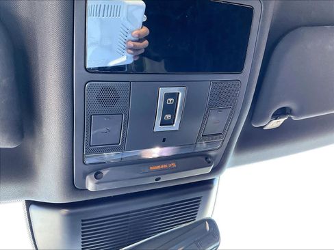 Used 2024 Jaguar E-PACE R-Dynamic SE image 38