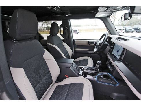 Certified 2022 Ford Bronco Wildtrak image 25