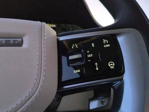 New 2026 Land Rover Range Rover Long Wheelbase Autobiography image 25