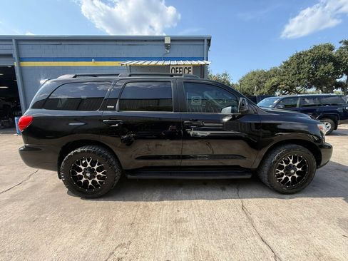 Used 2013 Toyota Sequoia SR5 w/ Premium Pkg RWD image 10