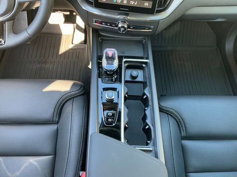 New 2026 Volvo XC60 B5 Ultra w/ Protection Package Premier image 11