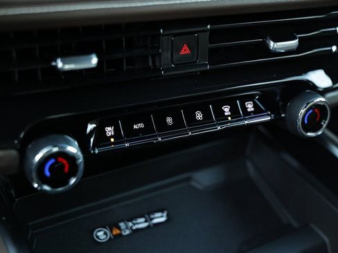 Used 2025 Chevrolet Tahoe High Country image 40