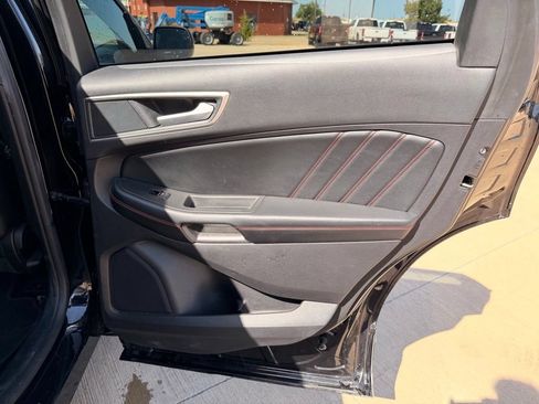 Used 2021 Ford Edge ST-Line FWD image 18