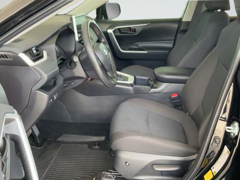 Used 2025 Toyota RAV4 LE FWD image 20