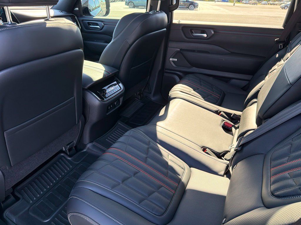 Certified 2026 Nissan Armada PRO-4X AWD/4WD image 20