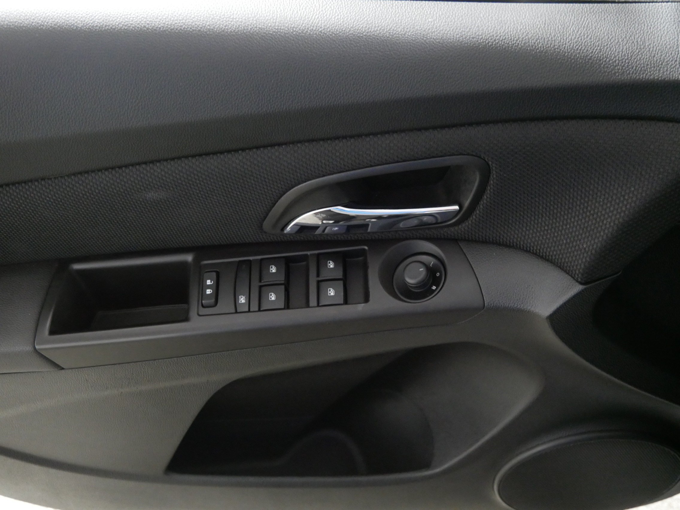 Used 2015 Chevrolet Cruze LT FWD image 19