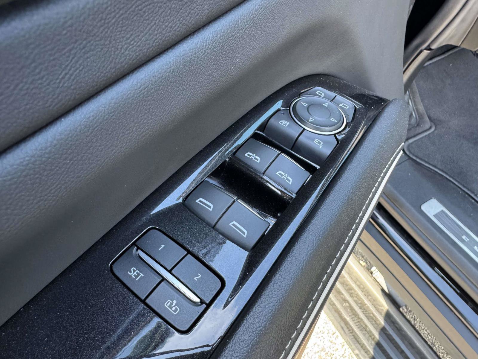 Used 2023 Cadillac Escalade ESV Sport w/ Touring Package AWD/4WD image 16