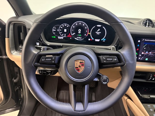 Certified 2026 Porsche Cayenne E-Hybrid Coupe AWD/4WD image 17