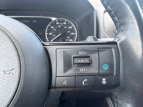 Used 2023 Nissan Rogue SV w/ SV Premium B Package FWD image 9