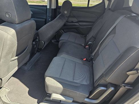 Used 2021 Chevrolet Traverse LS image 12