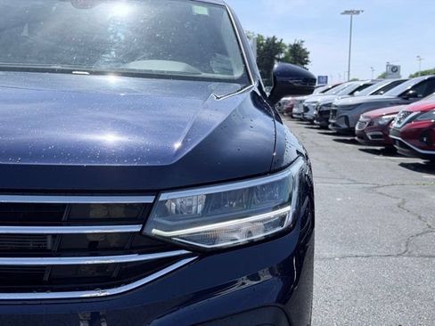 Used 2024 Volkswagen Tiguan SE AWD/4WD image 3