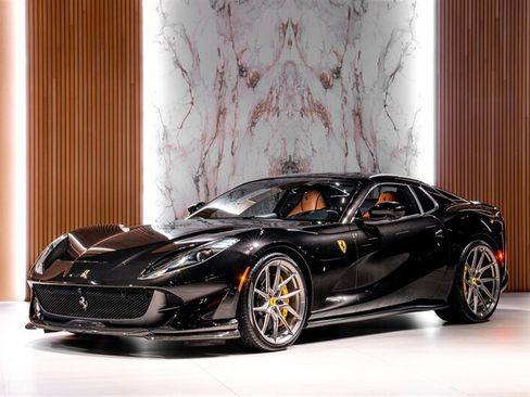 Used 2021 Ferrari 812 GTS RWD image 2