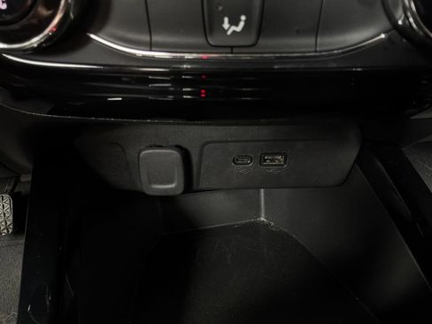 Used 2025 Chevrolet Trax LT FWD image 23