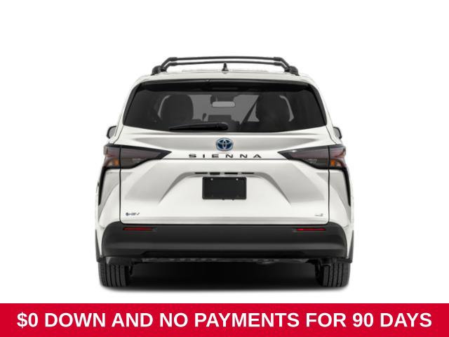 Used 2025 Toyota Sienna LE FWD image 5