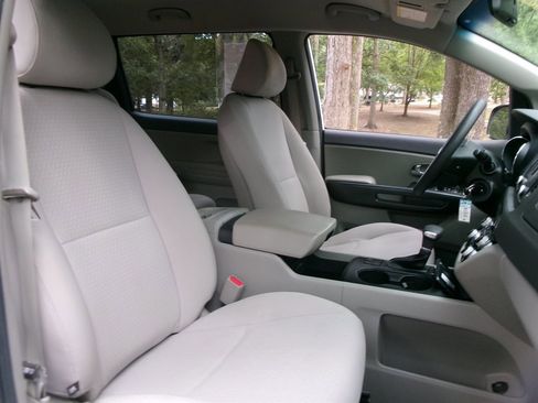 Used 2018 Kia Sedona L image 26