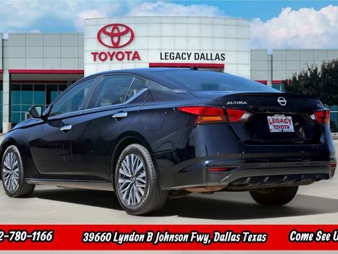 Used 2023 Nissan Altima 2.5 SV FWD image 7