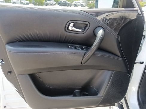 Used 2022 Nissan Armada Platinum w/ Captain's Chairs Package RWD image 11