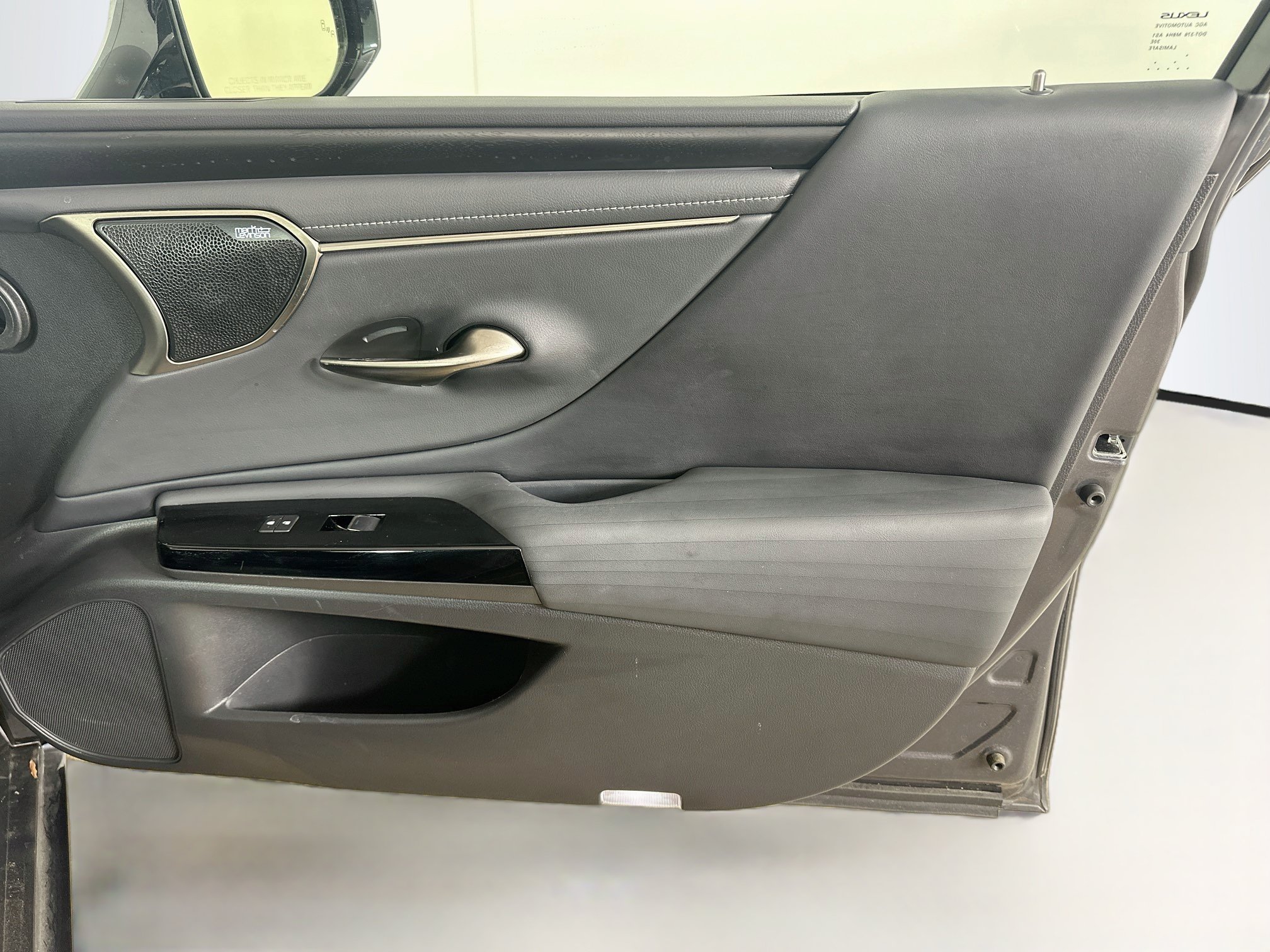 Used 2022 Lexus ES 350 Ultra Luxury w/ Accessory Package 2 FWD image 33