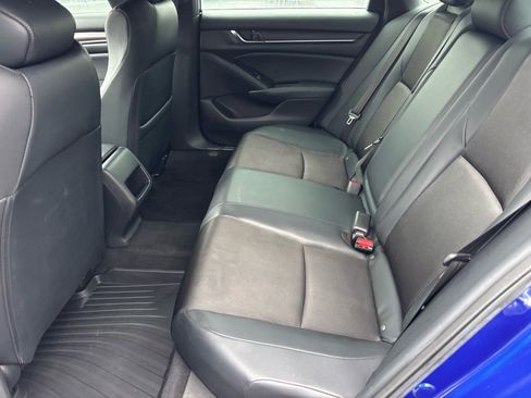 Used 2018 Honda Accord Sport image 10